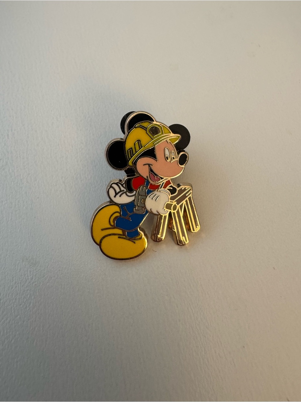 Disney Trading Pin Mickey Mouse Construction Worker Ladder Tool Belt Pin 2016